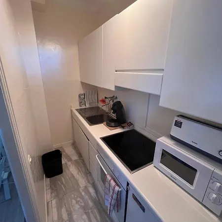 Apartment Calme A Deux Pas De La Avec Jardin Et Parking Prive